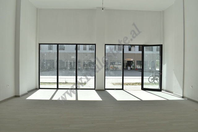 Store for rent in Kombinati area in Tirana, Albania